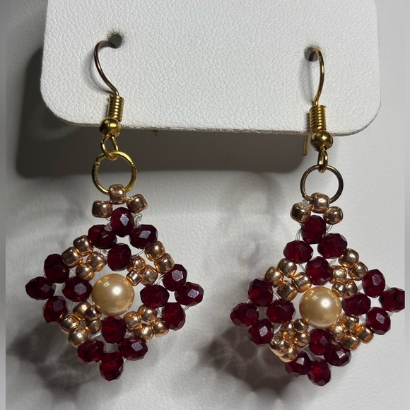 Hand crafted dangle pierced earrings shell cream pearls red gold beads 2 inches - Picture 1 of 8